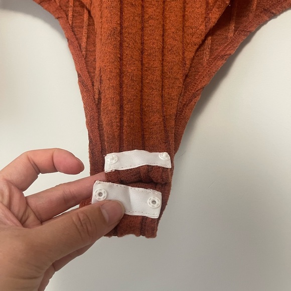 Your Style Rust Orange Ribbed Long Sleeves Bodysuit Large - Picture 6 of 8